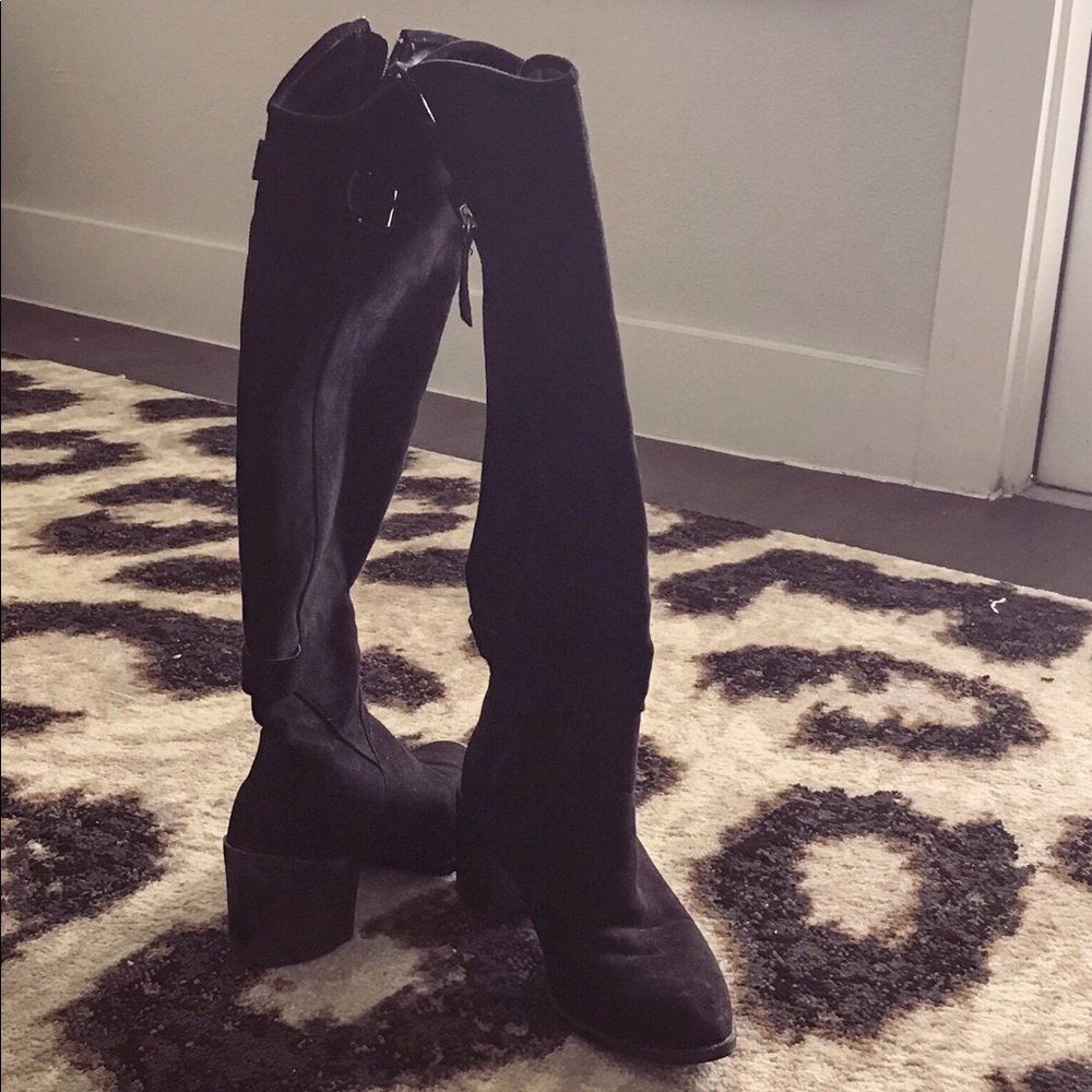 Snug Suede Knee-High Boots 👢